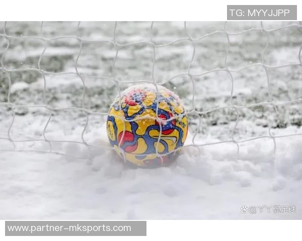 提高带球技巧的训练方法与实用建议让你在足球场上更加自信